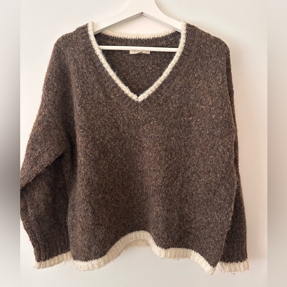 STARLOW Brown V-Neck Sweater with Cream Trim